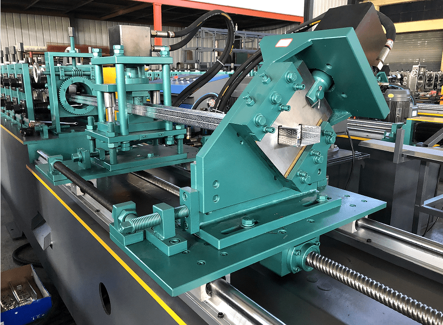 Metal profile stud rolling forming machine